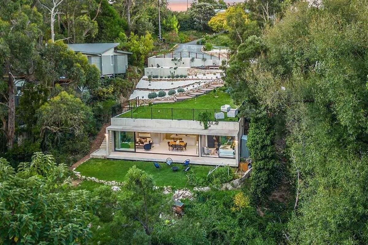 Futuristic hideaway in South Australia