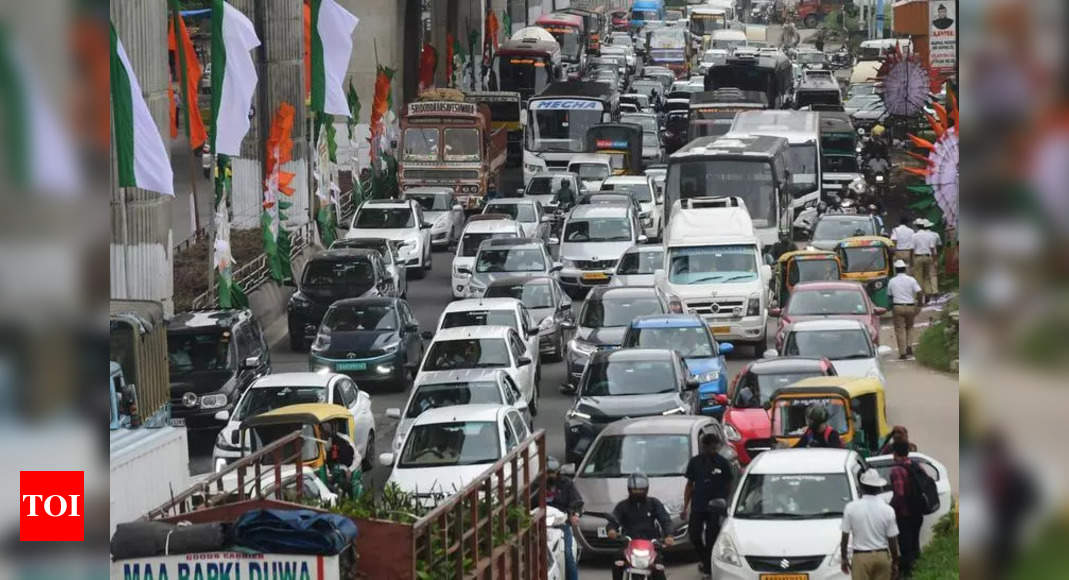 Poor design and potholes make access to the Bengaluru-Mysuru highway a nightmare