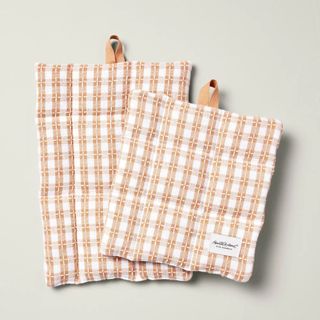 2 piece pot holder set with textured gingham check pattern in blush