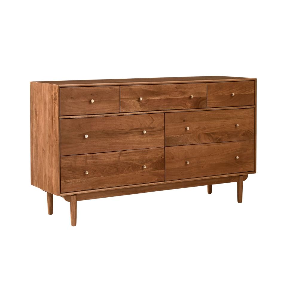 Wooden chest of drawers