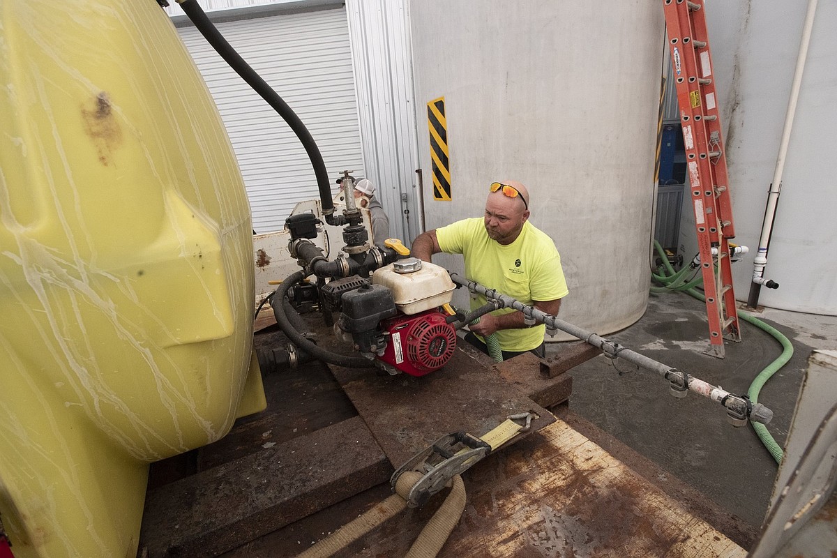 UA scientists examine beet lake as a low-salt alternative to resolve.