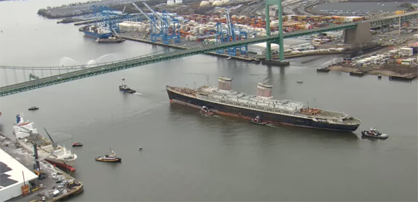 Liner SS United States leaves Philadelphia to start the final journey