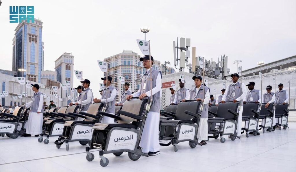 Grand Mosque doubles electric golf cars to 400 for Ramzan