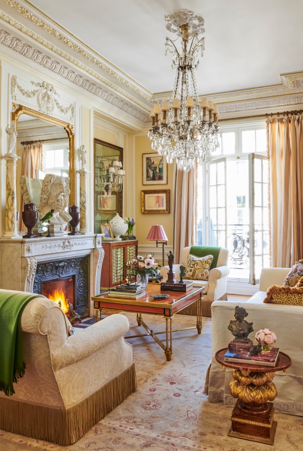 Timothy Corrigans 3,400 square meters large apartment Belle Époque era in Paris is presented ...