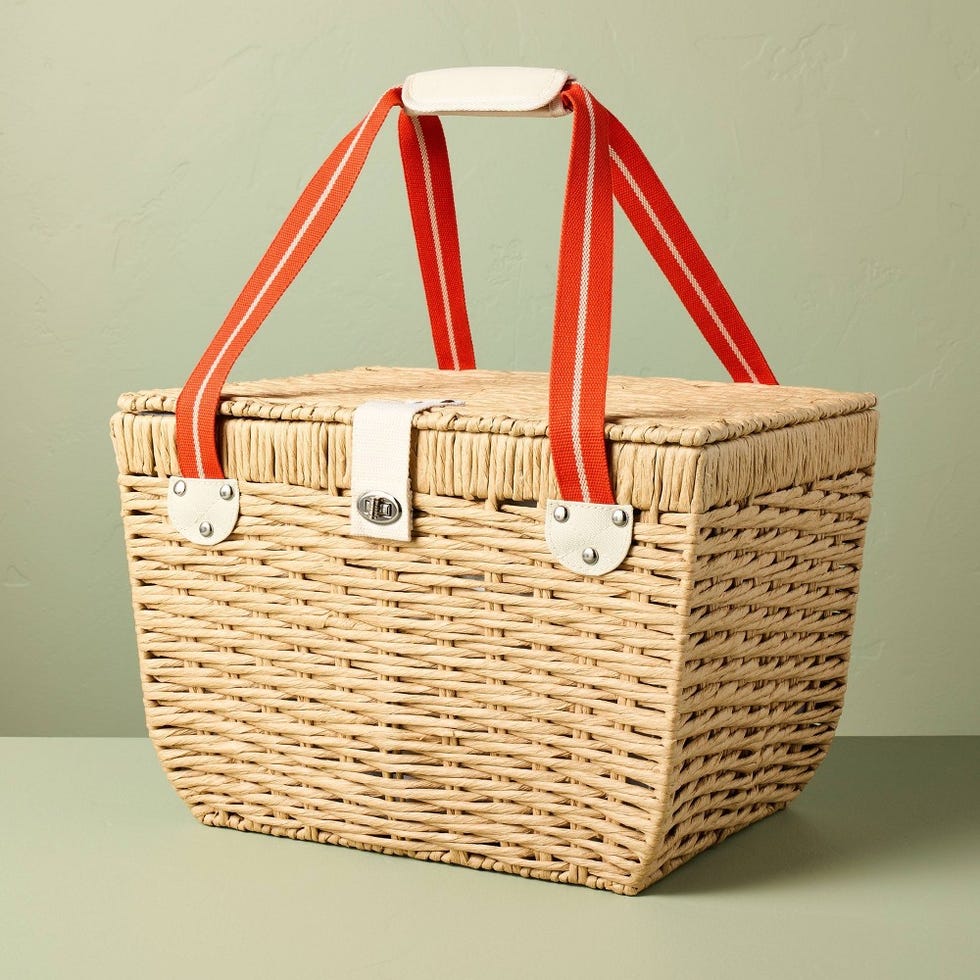 Woven paper picnic basket dead