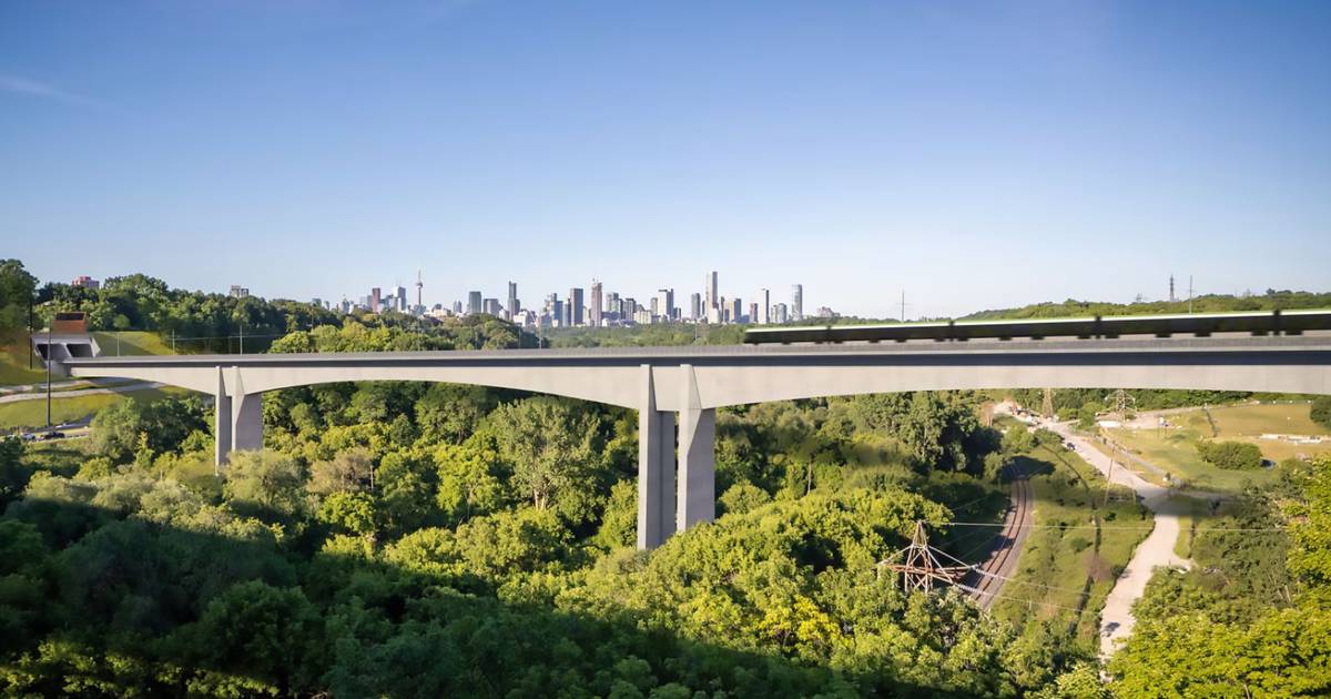 The huge bridge under construction will shortly connect the skyline of the Skyline from Toronto