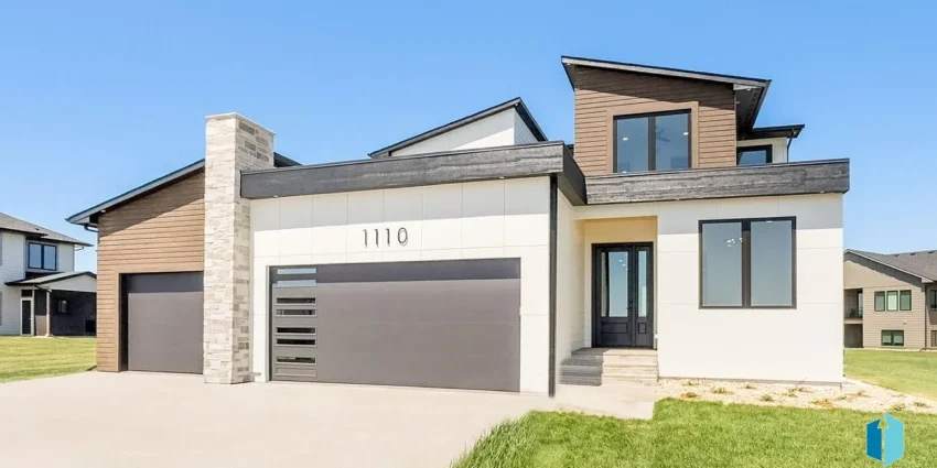Brand new luxury house in Tea-Low with intelligent design, impressive upgrades