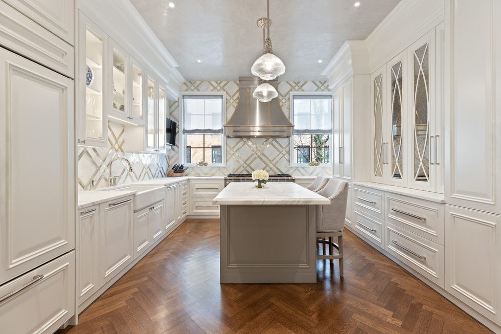 Modern kitchen with elegant cupboards and devices.