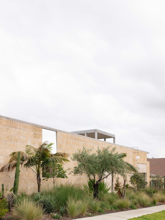 New Castle / Anthony St. John Parsons - external photography, concrete