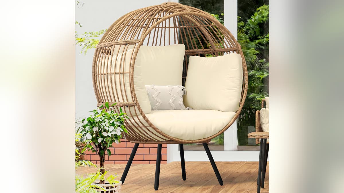 This stylish Wicker egg chair gives every room outdoors a contemporary and cozy touch.
