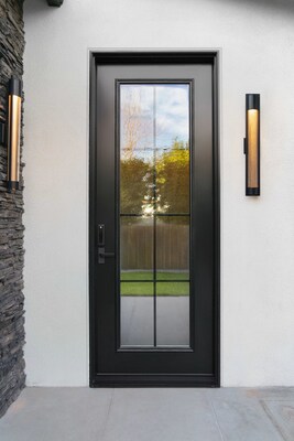 Renewal of Andersen starts Ensemble ™ entrance door designer collection