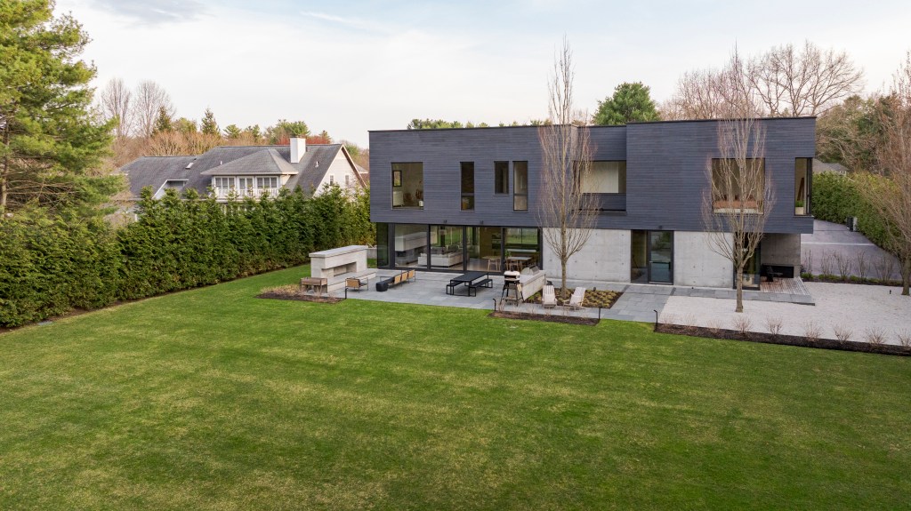 Style, design highlight neede Home - Boston Herald