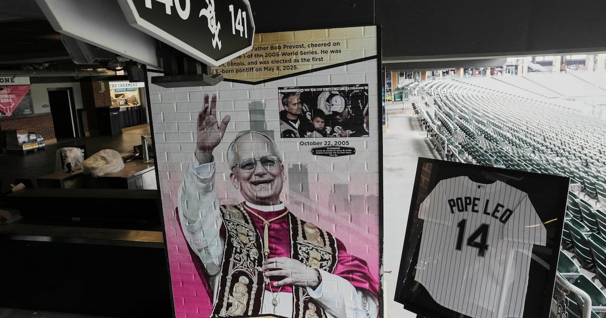 White SOX reveals a graphic installation in honor of Pope Leo XIV and his appearance of the World Series - 960 The Ref