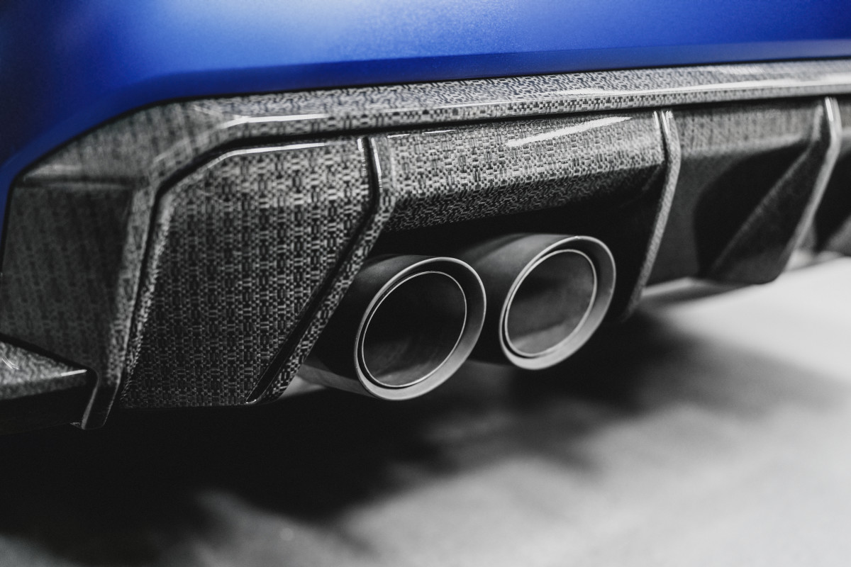 In the new M-cars from BMW, composite materials may be based on a plant-based basis