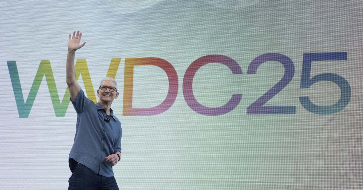 Apple's WWDC event has great design, but says less on AI.