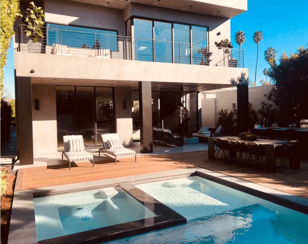 image Energize Builders extends the services with a tailor -made deck building in Los Angeles in Los Angeles