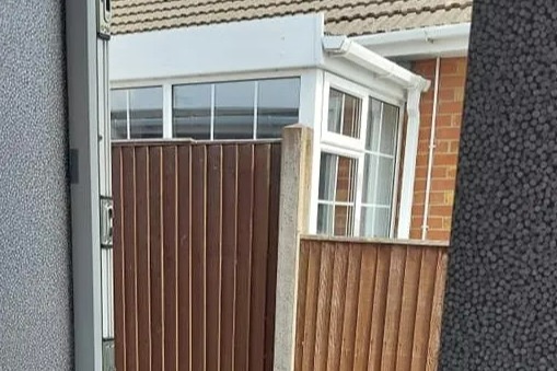 I hated the perven next door to look in our garden so that my father found a "functional, pretty" way of getting it out