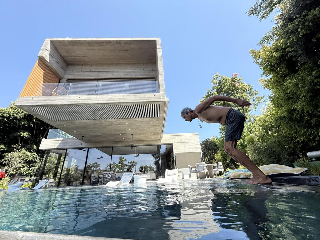 Infinity pool