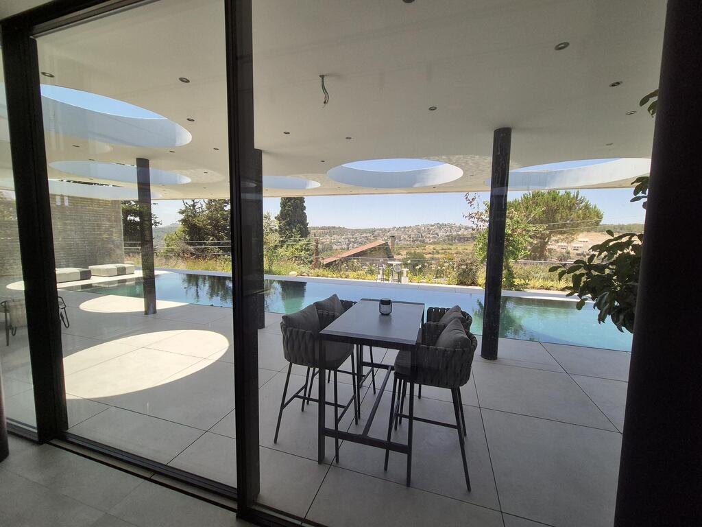 A pool designed by Danny Israelowitz