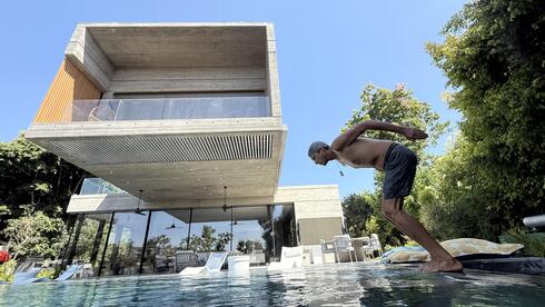 A look at the private pools of Israel's ultra-rich