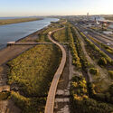 Loures Riverfront / Topiari's landscape architecture - Image 2 of 33