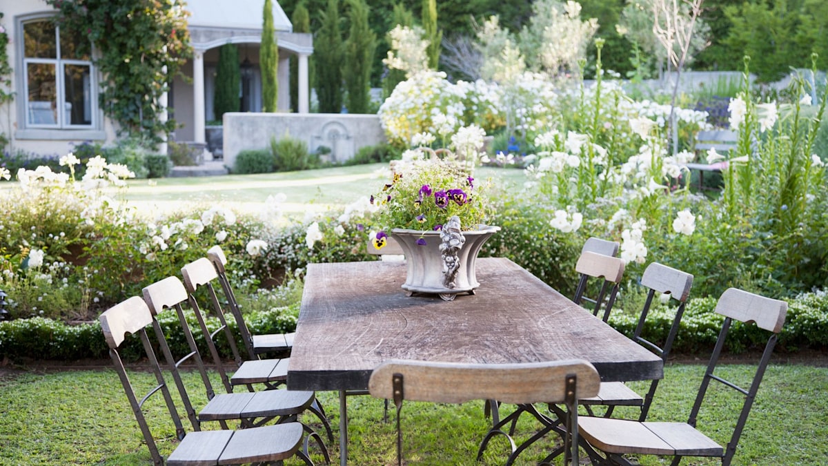 The designer reveals 7 simple steps in a show topping garden in every budget