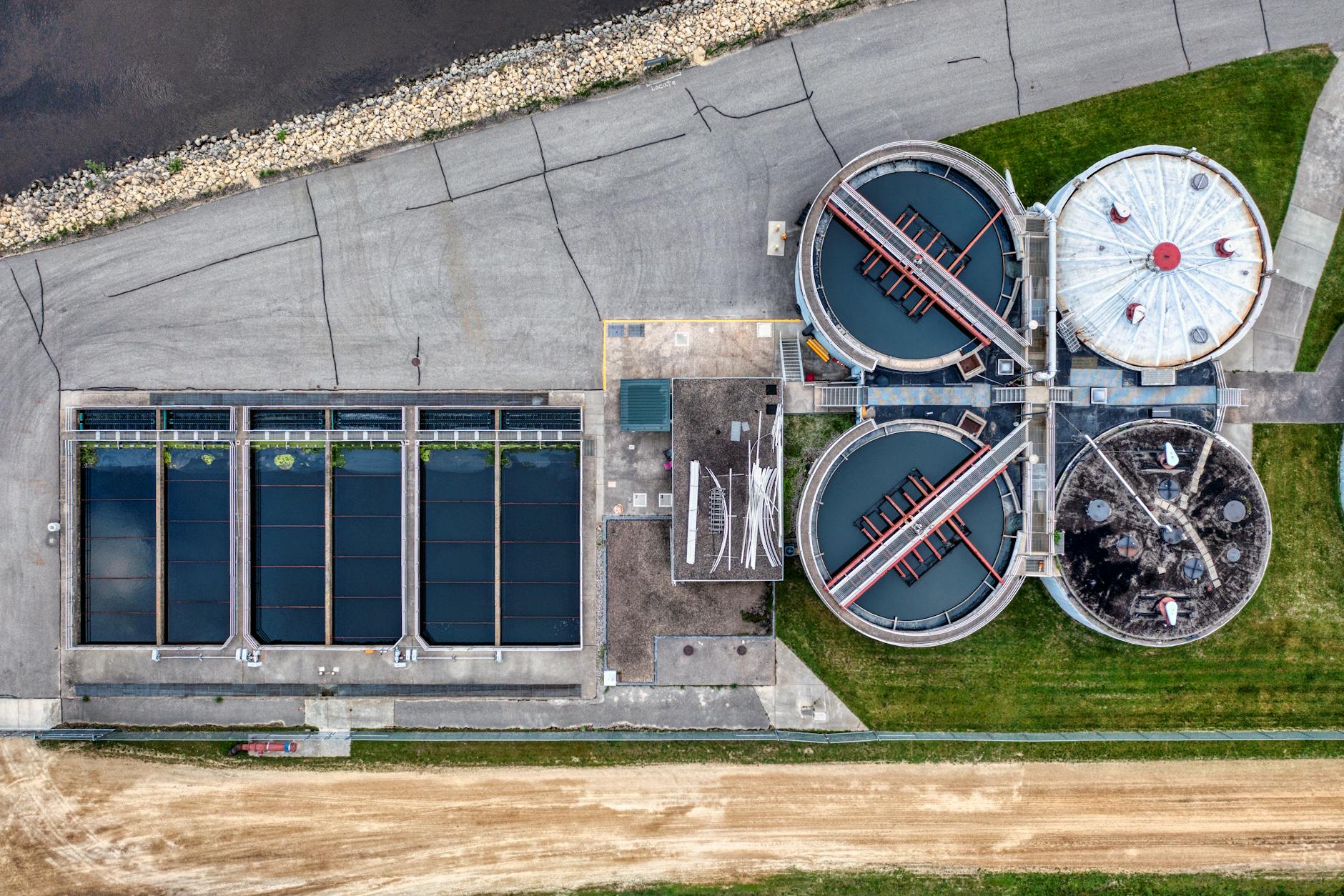 Air supervision of silos