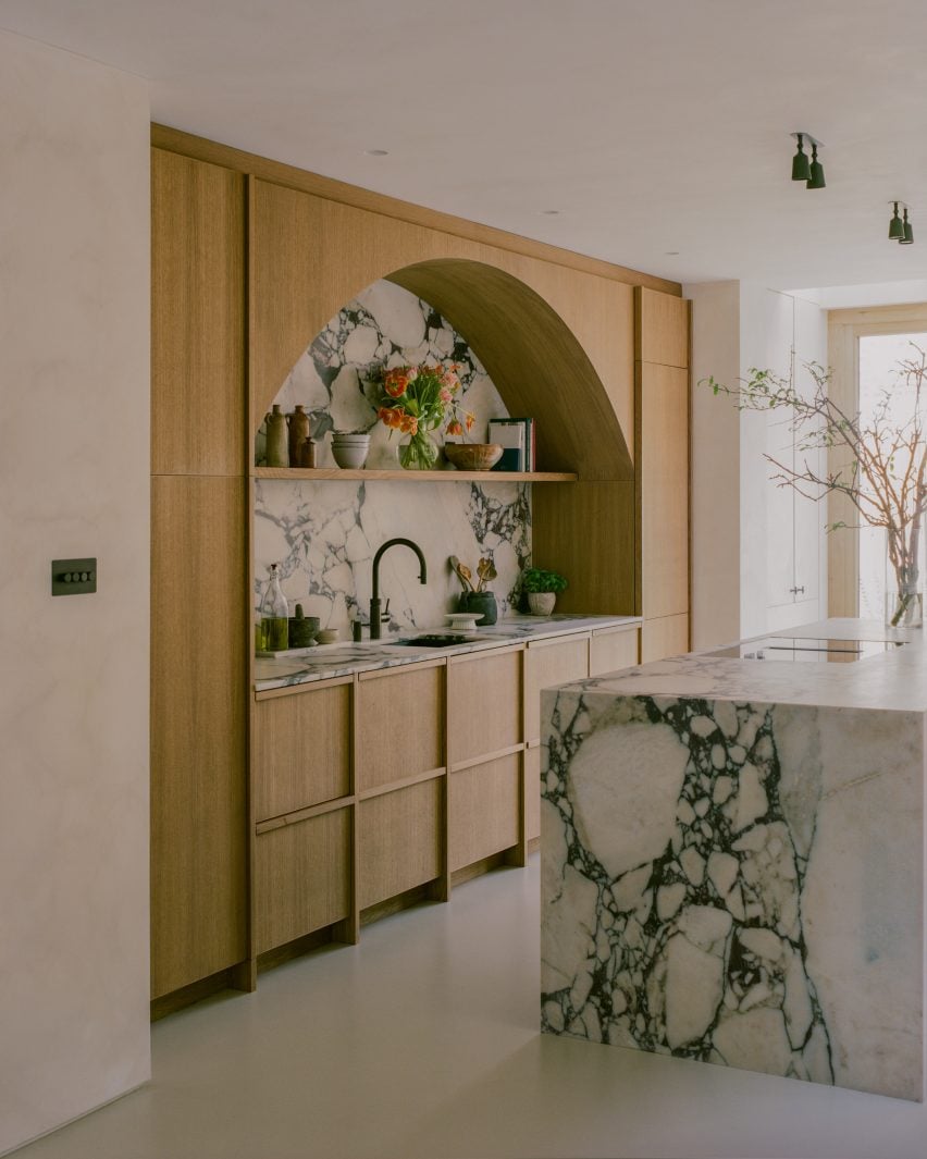 Kitchen in Sobremesa from Studio McW