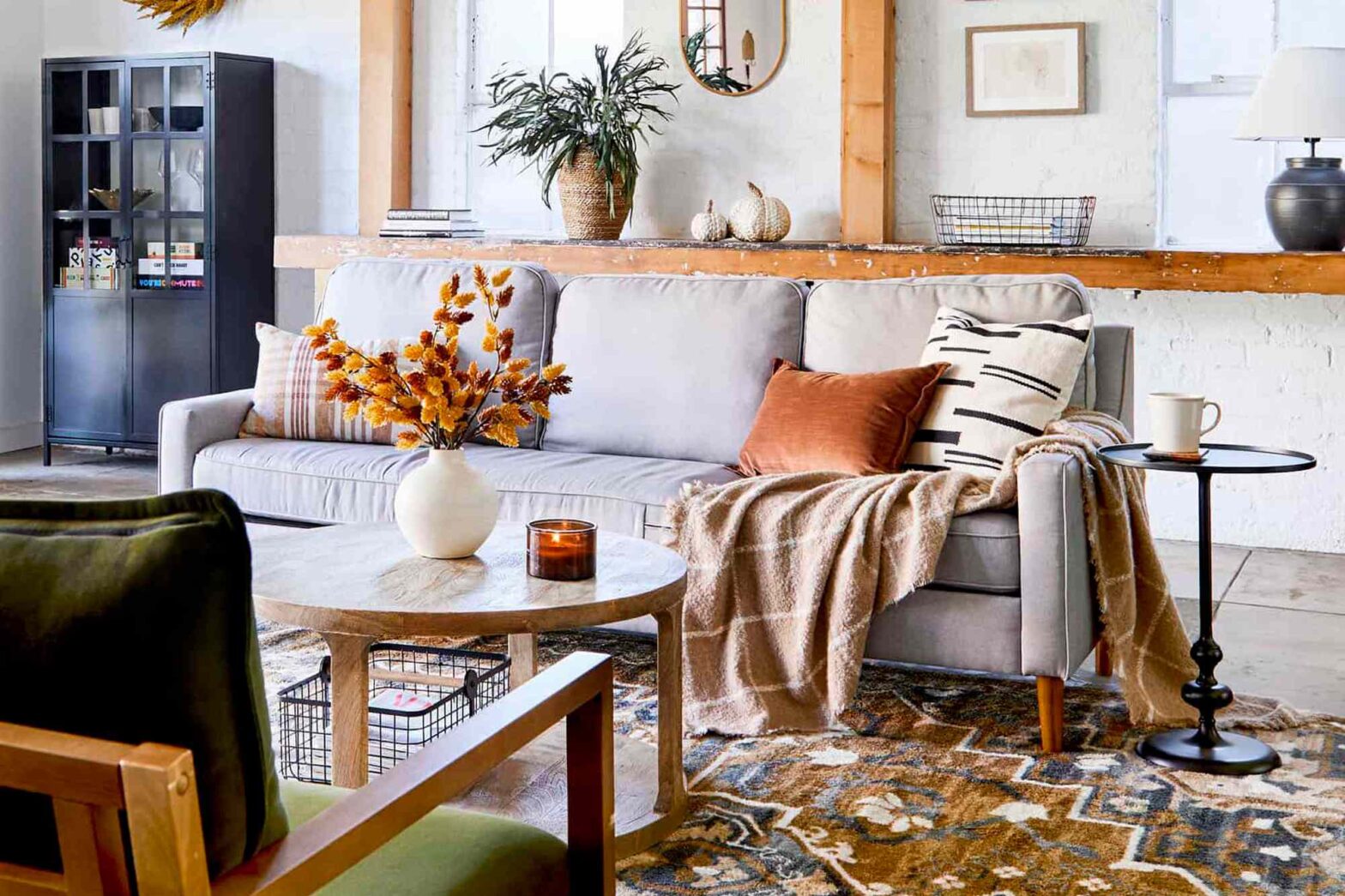 6 subtle Decor swaps designers bring an immediate autumn heat into every room