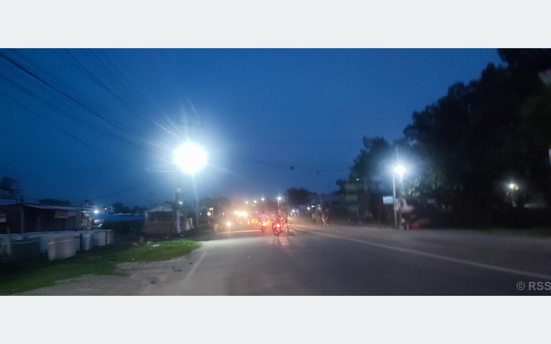 Bhimdattanagar seems Heller with new solar street lights «Khabarhub