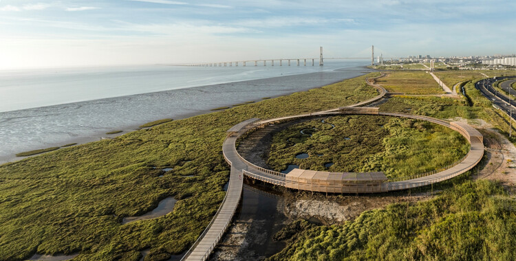 Loures Riverfront / Topiari's landscape architecture - Image 1 of 33