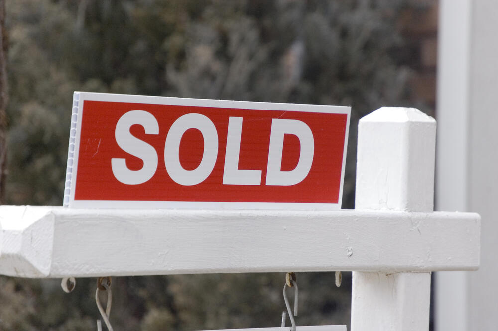 Single-family houses in Windsor sells for $ 880,000