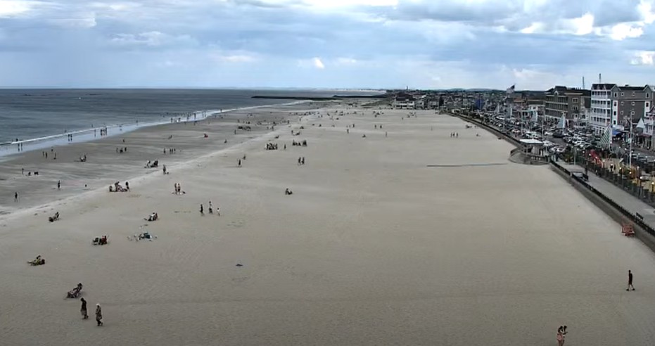 The Hampton Beach State Park again gave faecal bacteria, listed for 11 days in July