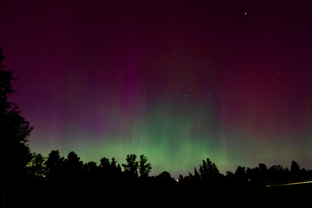 The map shows Oregon, 15 other states in which the northern lights could be visible on Monday evening