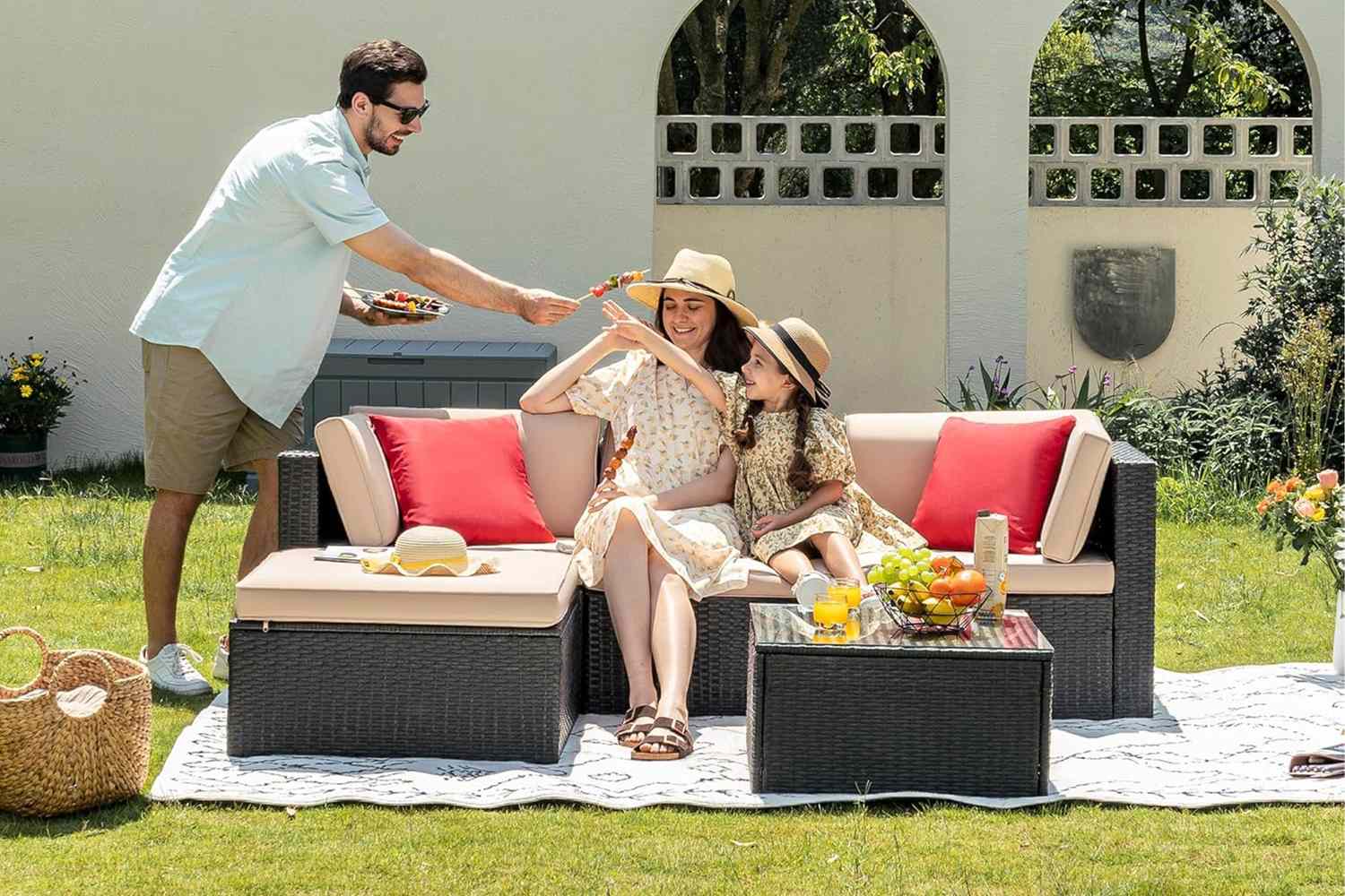 These terrace furniture sets under $ 300 on the Amazon Summer Sales while selling