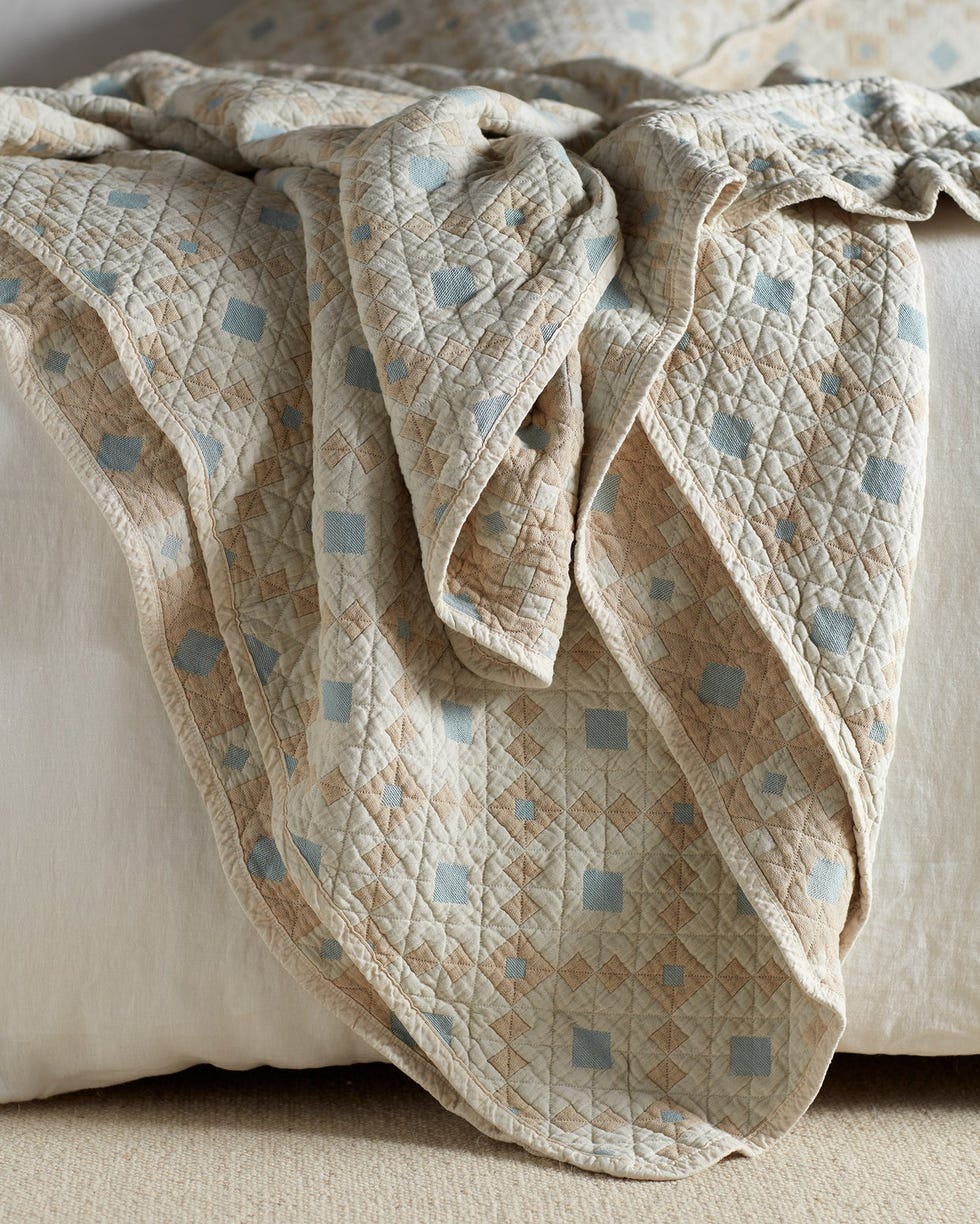 Pippa Patchwork 100% cotton structure throw