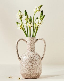 Structured little vase