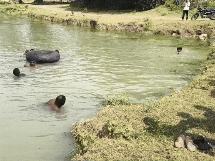 The rescue event in the pond lasted about two and a half hours in the late evening on September 16.