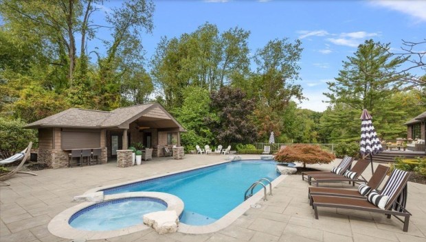 Pool area of ​​the house