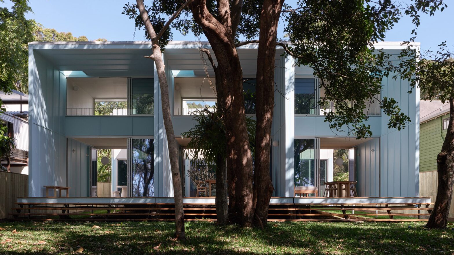 Blok Three Sisters is a trio of identical holiday homes built for siblings