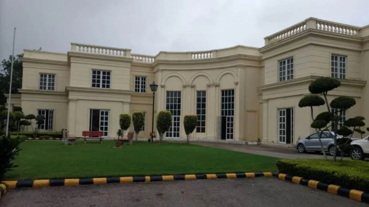 New community center for Naurangpur, entrance gate approved for the village of Manesar