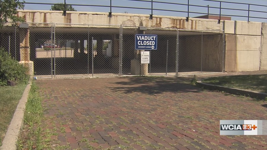 The viaduct path in Champaign can get a constant fence