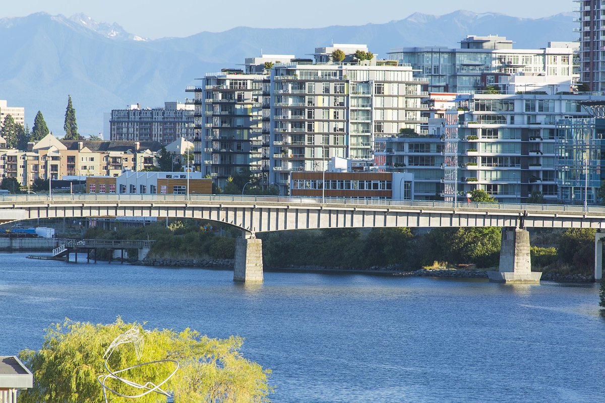 Victoria Delays Bay Street Bridge work until 2026 due to shipping delays