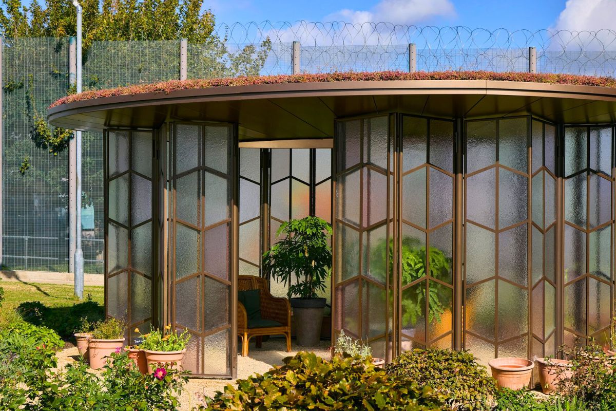 Details about the glasshouse garden