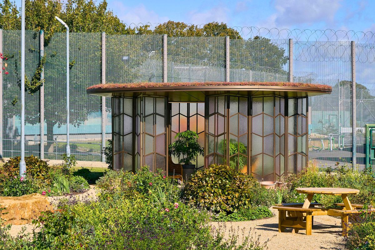 The complete appearance of the greenhouse garden in the prison