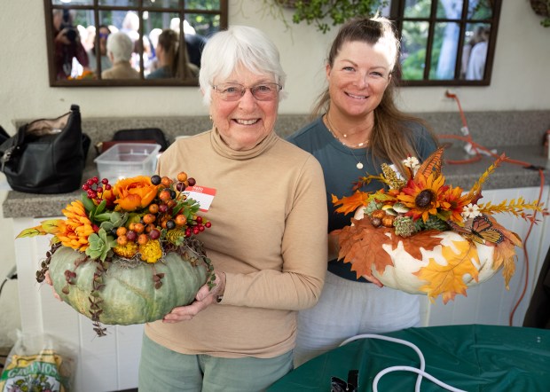 Sandy Yayanos, Jill McAllaster (Jon Clark)