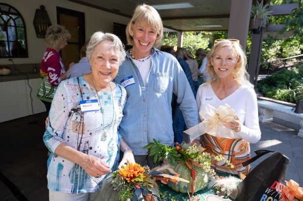 Molly van der Burch, Kim Witmer, Margot Wallace (Jon Clark)
