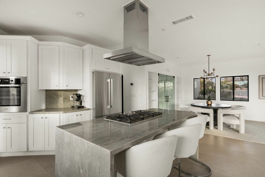 Luxury living in Desert Mountain in stunning Scottsdale