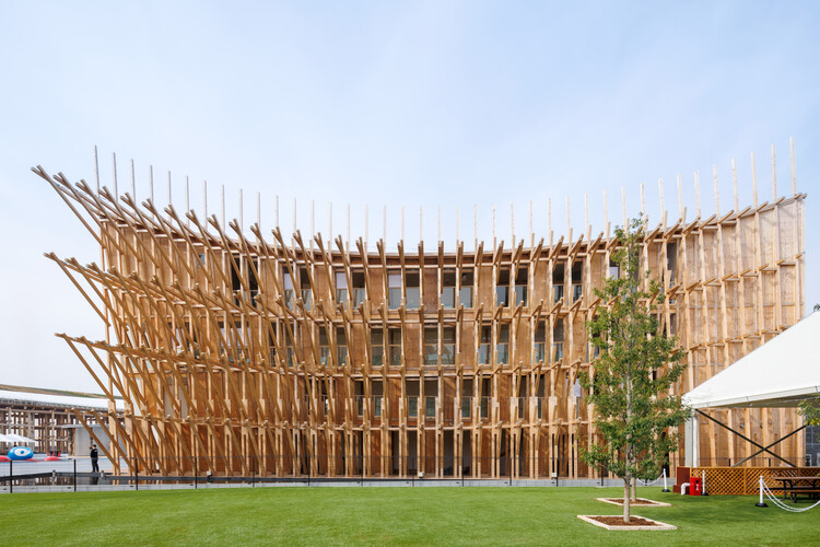 Lina Ghotmeh's Bahrain Pavilion wins gold award for best architecture and landscape at Expo 2025 Osaka - Image 1 of 9
