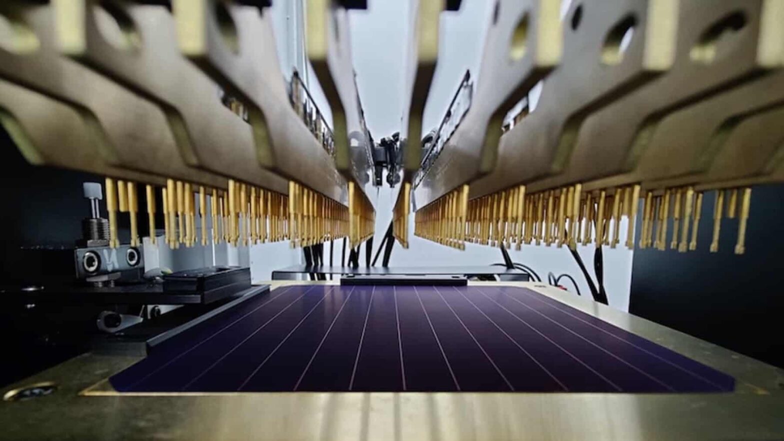 Photovoltaics will never be the same - the world's first silver solar panel is finally introduced
